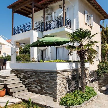 Beach Front Villa Nea Kallikrateia ภายนอก รูปภาพ