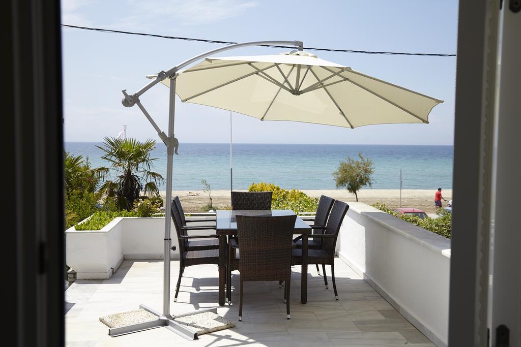 Beach Front Villa Nea Kallikrateia ภายนอก รูปภาพ
